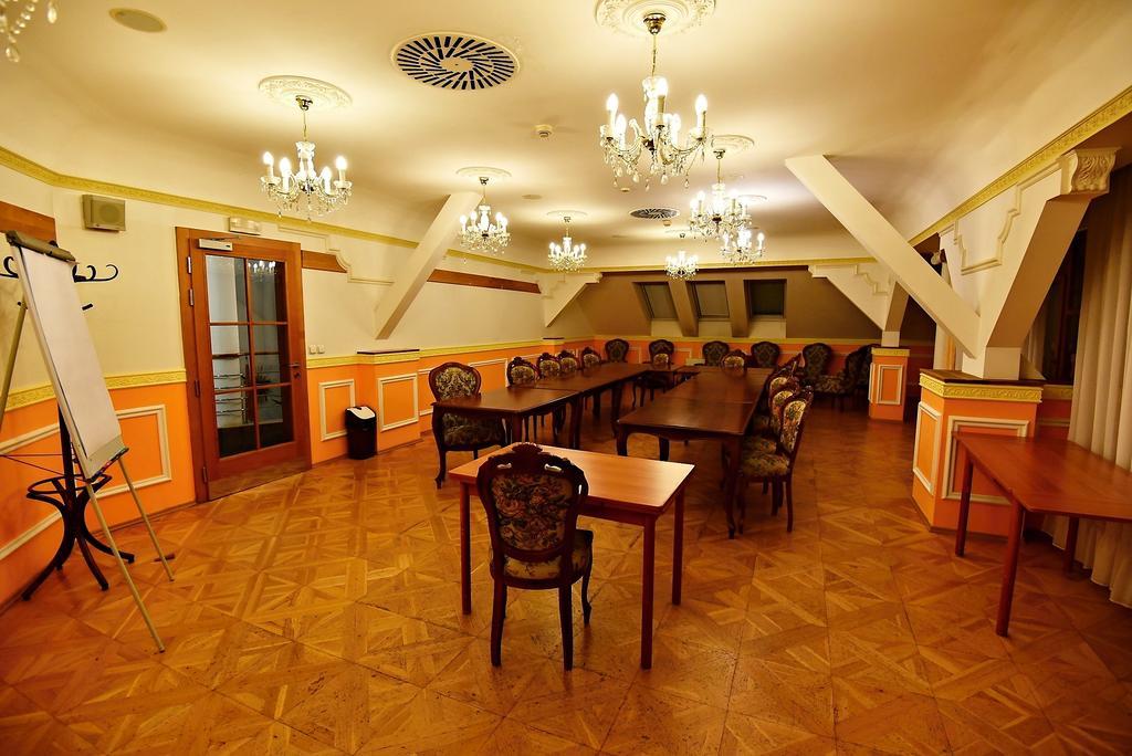Hotel Prosper Celadna Luaran gambar