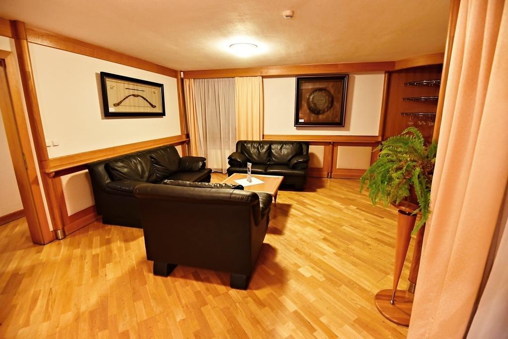 Hotel Prosper Celadna Luaran gambar