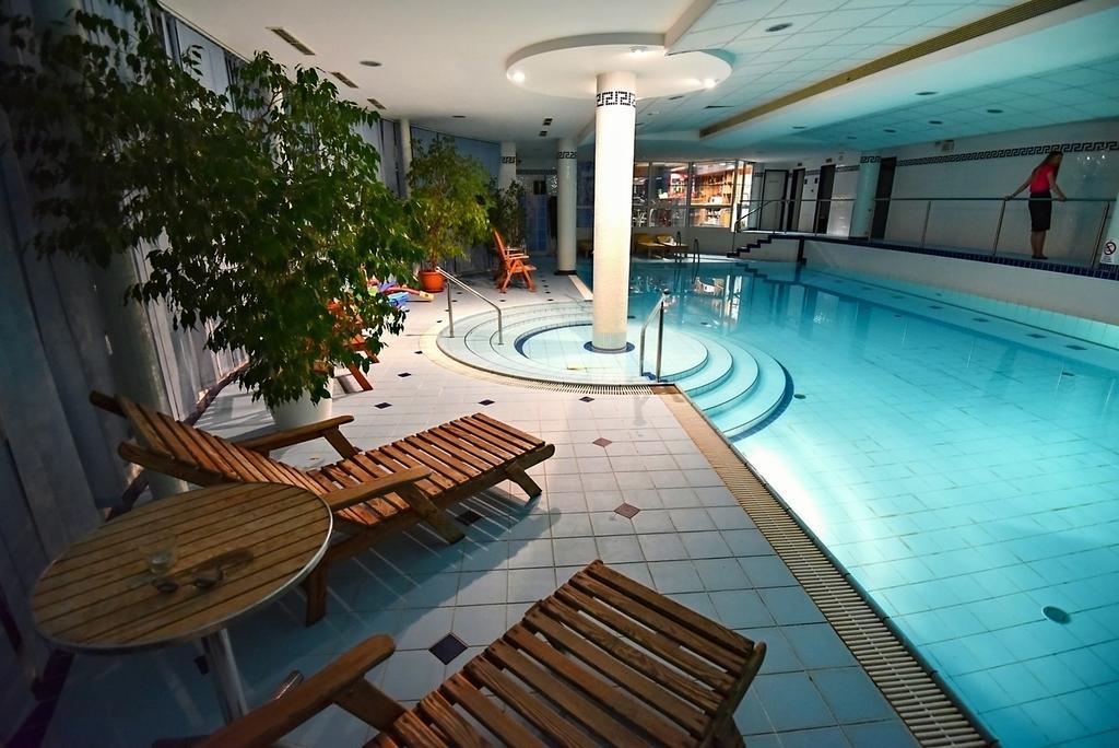 Hotel Prosper Celadna Luaran gambar