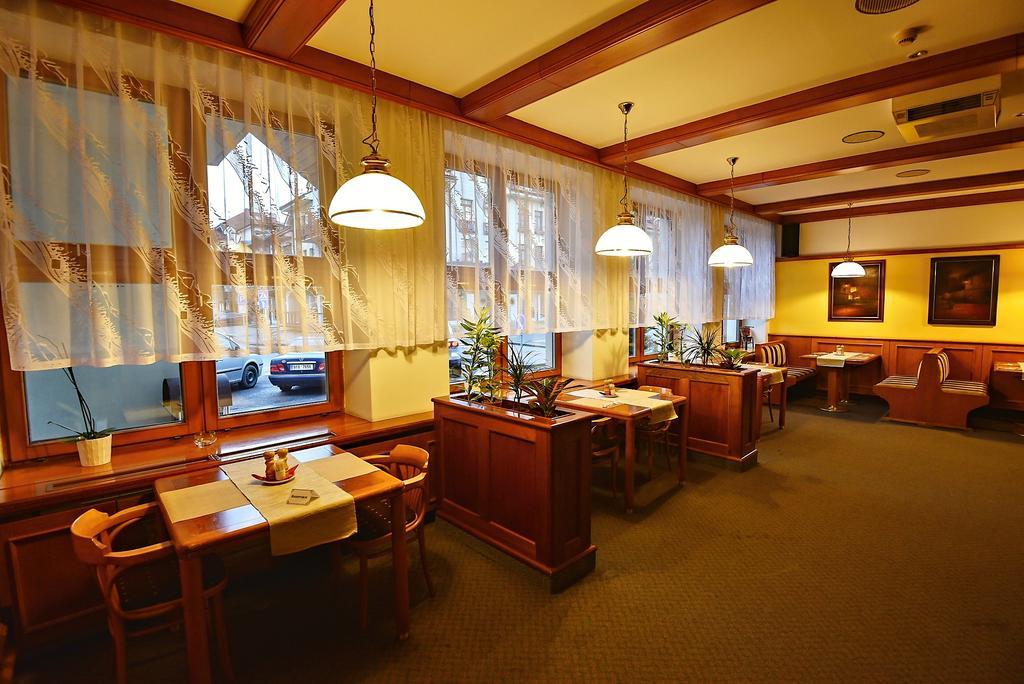 Hotel Prosper Celadna Luaran gambar