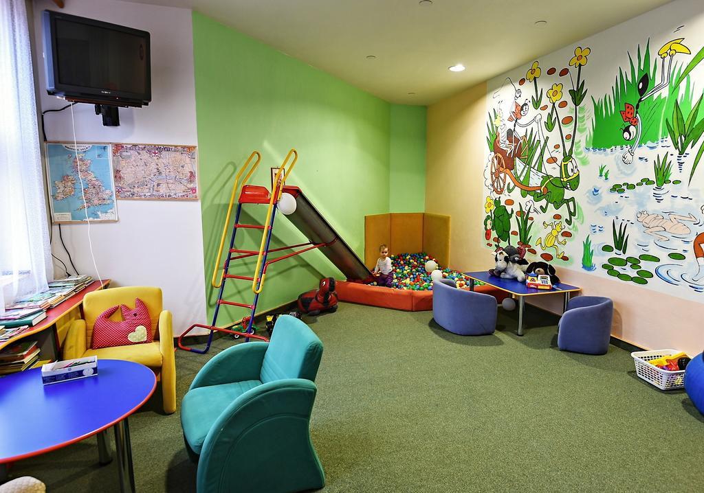 Hotel Prosper Celadna Luaran gambar