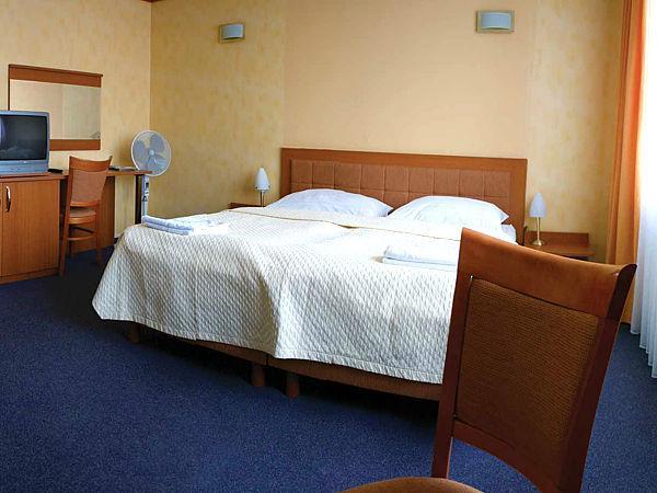 Hotel Prosper Celadna Luaran gambar