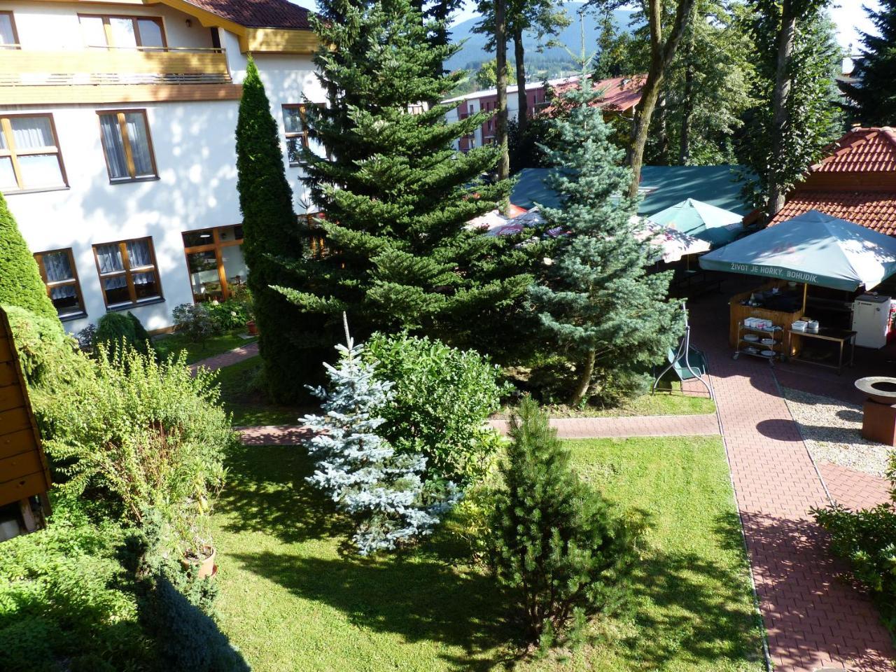 Hotel Prosper Celadna Luaran gambar